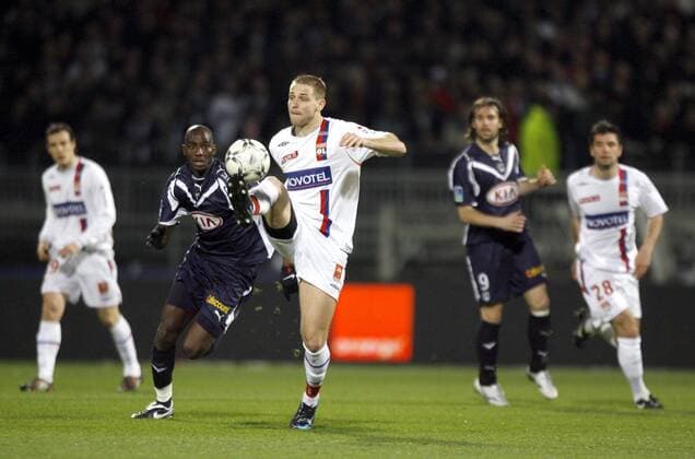 Mathieu Bodmer (Lyon, Mitte) am Ball -  (pan24831) Fußball Herren Ligue 1 2007 2008, 1. Französische Liga, Olympique Lyonnais - Girondins de Bordeaux 4:2, OL Gruppe Lyon Dynamik, Fußball Herren Ligue 1 2007 2008, 1. Französische Liga, Olympique Lyonnais - Girondins de Bordeaux 4:2, OL Gruppe Lyon Dynamik,
