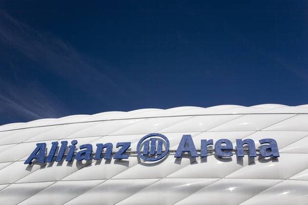Außenhülle der Münchner Allianz Arena, Heimspielstätte des FC Bayern München und des TSV 1860 München, wird von Luftkissen aus ETFE Folie gebildet (ibljth00699312) Fußball Herren Saison 2007 2008, Totale AllianzArena München Fußball Herren Saison 2007 2008, Totale AllianzArena München