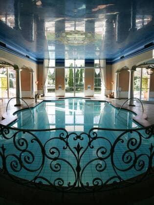 Swimmingpool im Hotel Giardino in Ascona, Mannschaftsquartier der Nationalmannschaft aus Deutschland für die EM 2008 - Fußball EM Herren EM 2008, Nationalteam, Fotostory, Mannschaftsquartier, Mannschaftsunterkunft, Mannschaftshotel Totale o0 Gebäude Euro Ascona Fußball EM Herren EM 2008, Nationalteam, Fotostory, Mannschaftsquartier, Mannschaftsunterkunft, Mannschaftshotel Totale o0 Gebäude Euro Ascona
