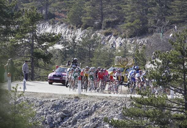 Peloton auf der 4. Etappe von Paris Nizza 2008 am Aufstieg zum Mont Ventoux Radsport Herren Paris Nizza 2008, Straßenradsport, Straße, Rad, Totale 4. Etappe: Montelimar - Mont Ventoux Radsport Herren Paris Nizza 2008, Straßenradsport, Straße, Rad, Totale 4. Etappe: Montelimar - Mont Ventoux