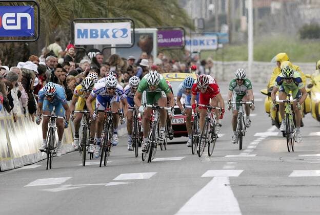 Zielsprint auf der 6. Etappe bei Paris Nizza 2008 Radsport Herren Paris Nizza 2008, Straßenradsport, Straße, Rad Totale 6. Etappe: Sisteron - Cannes Dynamik, Radsport Herren Paris Nizza 2008, Straßenradsport, Straße, Rad Totale 6. Etappe: Sisteron - Cannes Dynamik,