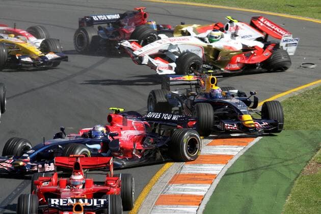 Crash beim GP von Australien 2008 - Giancarlo Fisichella (Italien Force India, hi. re.) kollidiert mit Sebastien Bourdais (Frankreich Toro Rosso) Motorsport Grand Prix Herren Großer Preis von Australien 2008, Formel 1 Weltmeisterschaft, F1, F, GP, WM Gruppe Albert Park Melbourne Motorsport Grand Prix Herren Großer Preis von Australien 2008, Formel 1 Weltmeisterschaft, F1, F, GP, WM Gruppe Albert Park Melbourne
