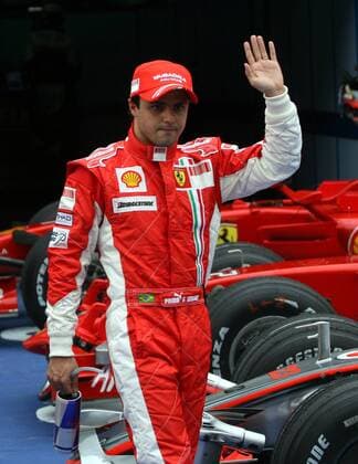 Felipe Massa (Brasilien Ferrari) dankt den Anhängern nach seiner Pole Position beim GP in Malaysia 2008 Motorsport Grand Prix Herren Großer Preis von Malaysia 2008, Formel 1 Weltmeisterschaft, F1, F, GP, WM, Qualifying Einzelbild Kuala Lumpur Sepang Motorsport Grand Prix Herren Großer Preis von Malaysia 2008, Formel 1 Weltmeisterschaft, F1, F, GP, WM, Qualifying Einzelbild Kuala Lumpur Sepang