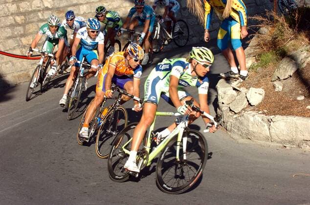 Filippo Pozzato (Italien Liquigas) vor Oscar Freire (Spanien Rabobank, 2.v.re.) und Rinaldo Nocentini (Italien AG2R La Mondiale, 3.v.re.) -  Radsport Herren Mailand - San Remo 2008, Straßenradsport, Straße, Rad Gruppe Mailand - San Remo Dynamik, Radsport Herren Mailand - San Remo 2008, Straßenradsport, Straße, Rad Gruppe Mailand - San Remo Dynamik,