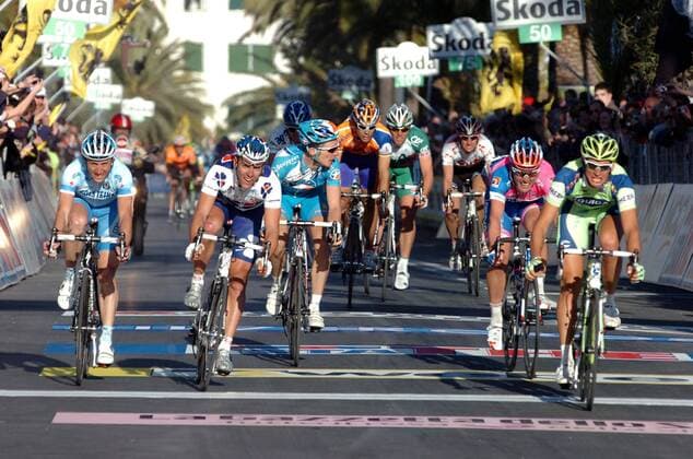 Filippo Pozzato (Italien Liquigas, re.) wird Zweiter bei Mailand - San Remo 2008, dahinter v.li.: Davide Rebellin (Italien Gerolsteiner), Philippe Gilbert (Belgien Francaise des Jeux), Anthony Geslin ... -  Radsport Herren Mailand - San Remo 2008, Straßenradsport, Straße, Rad Gruppe Mailand - San Remo Dynamik, Radsport Herren Mailand - San Remo 2008, Straßenradsport, Straße, Rad Gruppe Mailand - San Remo Dynamik,