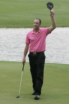 Sieger Geoff Ogilvy (Australien) bedankt sich bei den Anhängern während der WGC CA World Championship 2008 -  (MIA20080324705) Golf Herren WGC CA World Championship 2008, PGA Tour Einzelbild Doral Miami Freude, Golf Herren WGC CA World Championship 2008, PGA Tour Einzelbild Doral Miami Freude,