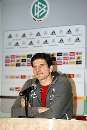 Mario Gomez (Deutschland) - Pressekonferenz Fußball Herren 2008, Nationalteam, Pressetermin, Pressekonferenz Einzelbild Basel Fußball Herren 2008, Nationalteam, Pressetermin, Pressekonferenz Einzelbild Basel