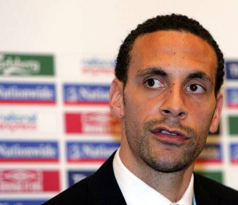 Rio Ferdinand (England) während der Pressekonferenz - EDITORIAL USE ONLY. No use with unauthorised audio, video, data, fixture lists, club league logos or live services. Online in-match use limited to 120 images, no video emulation. No use in betting, games or single club league player publications. Fußball Herren Nationalteam 2008, Pressekonferenz, Pressetermin Porträt London Fußball Herren Nationalteam 2008, Pressekonferenz, Pressetermin Porträt London
