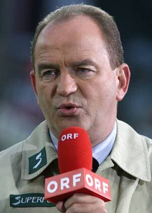Herbert Prohaska (Österreich) im ORF Interview -  Fußball Länderspiel Herren Freundschaftsspiel 2007, Test, Testspiel, Nationalteam Porträt Wien Nachdenklichkeit, Fußball Länderspiel Herren Freundschaftsspiel 2007, Test, Testspiel, Nationalteam Porträt Wien Nachdenklichkeit,