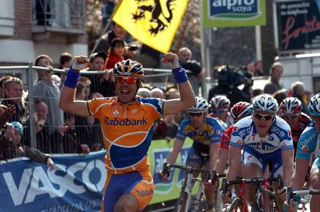 Oscar Freire (Spanien Rabobank) jubelt über seinen Sieg beim Eintagesrennen Gent Wevelgem 2008 - Radsport Herren Gent Wevelgem 2008, Straßenradsport, Straße, Rad Einzelbild Gent Wevelgem Freude, Begeisterung, Radsport Herren Gent Wevelgem 2008, Straßenradsport, Straße, Rad Einzelbild Gent Wevelgem Freude, Begeisterung,