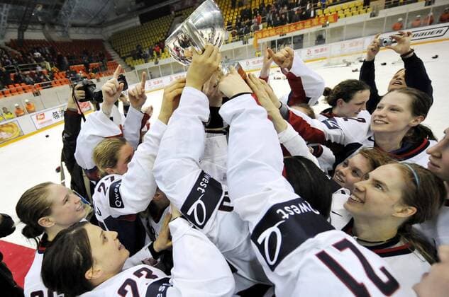 Die USA sind Eishockey Weltmeister 2008 - Eishockey WM Damen WM 2008, Nationalteam, Nationaltrikot, Finale, Endspiel Gruppe premiumd Harbin Freude, Eishockey WM Damen WM 2008, Nationalteam, Nationaltrikot, Finale, Endspiel Gruppe premiumd Harbin Freude,