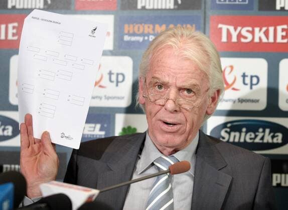 Nationaltrainer Leo Beenhakker (Polen) präsentiert auf einer Pressekonferenz den Spielerkader für die EM 2008 in Österreich und der Schweiz -  (EN00160724002) Fußball EM Herren Vorschau EM 2008, Euro, Nationalteam, Pressekonferenz, Pressetermin Einzelbild Warschau Fußball EM Herren Vorschau EM 2008, Euro, Nationalteam, Pressekonferenz, Pressetermin Einzelbild Warschau