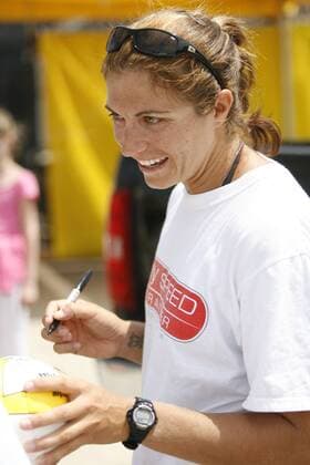 Misty May Treanor (USA) gibt Autogramme - (Icon3963667) Beachvolleyball Damen AVP Dallas Open 2008, Beach Einzelbild Arlington Freude, Beachvolleyball Damen AVP Dallas Open 2008, Beach Einzelbild Arlington Freude, EDITORIAL USE ONLY