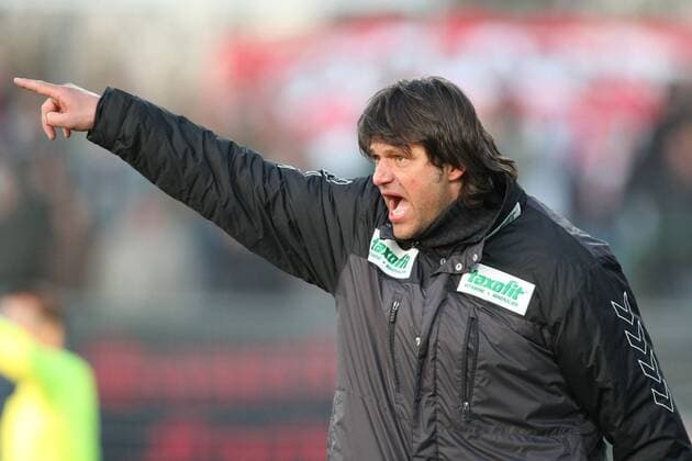 Trainer Uwe Fuchs (Lübeck) gibt Anweisungen Fußball Herren Regionalliga Nord 2007 2008, 3. Liga, VfB Lübeck Einzelbild Lübeck Fußball Herren Regionalliga Nord 2007 2008, 3. Liga, VfB Lübeck Einzelbild Lübeck
