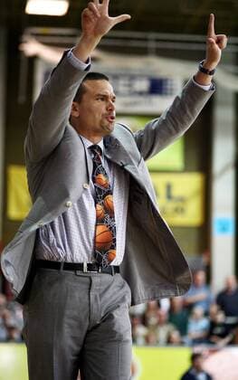 Trainer Raoul Korner (Wels) gibt Anweisungen -  Basketball Herren ÖBL 2007 2008, WBC Wels Einzelbild Playoffs, Playoff, Play Offs, Off 1. Liga Wels Basketball Herren ÖBL 2007 2008, WBC Wels Einzelbild Playoffs, Playoff, Play Offs, Off 1. Liga Wels