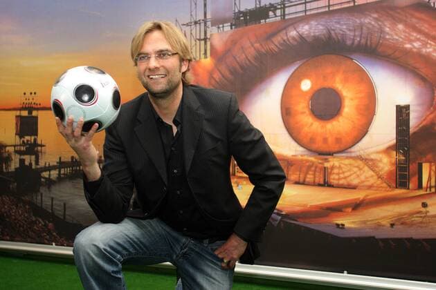 ZDF Fußballexperte Jürgen Klopp (Deutschland) anlässlich der Euro 2008 während eines Pressetermins vor einem riesigen Auge Fußball EM Herren Vorschau Euro 2008, Fotostudio, Studioaufnahme, Fotoshooting, Vdig Einzelbild o0 Pressetermin Frankfurt M. Fußball EM Herren Vorschau Euro 2008, Fotostudio, Studioaufnahme, Fotoshooting, Vdig Einzelbild o0 Pressetermin Frankfurt M.