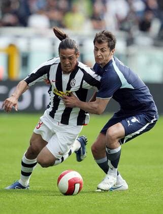 Mauro Camoranesi (Juventus Turin, li.) gegen Stefan Radu (Lazio Rom) -  Fußball Herren Serie A 2007 2008, 1. Italienische Liga, Juventus Turin - Lazio Rom, Juve Gruppe Turin Dynamik, Fußball Herren Serie A 2007 2008, 1. Italienische Liga, Juventus Turin - Lazio Rom, Juve Gruppe Turin Dynamik,