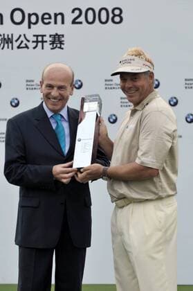 Darren Clarke (Nordirland, re.) gewinnt die BMW Asian Open 2008 -  (IMC2008042711764) Golf Herren BMW Asian Open 2008, European PGA Tour Gruppe Shanghai Golf Herren BMW Asian Open 2008, European PGA Tour Gruppe Shanghai