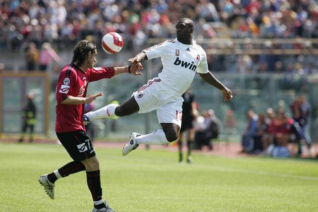 Clarence Seedorf (AC Mailand, re.) gegen Matteo Melara (Livorno) - Fußball Herren Serie A 2007 2008, 1. Italienische Liga, AS Livorno - AC Mailand 1:4, Milan Gruppe Livorno Dynamik, Fußball Herren Serie A 2007 2008, 1. Italienische Liga, AS Livorno - AC Mailand 1:4, Milan Gruppe Livorno Dynamik,