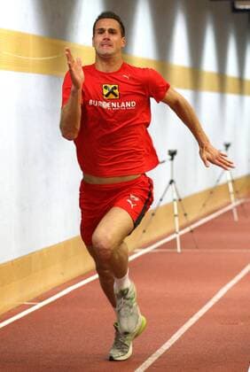 Stefan Maierhofer (Österreich) bei einem Leistungstest während einer sportmedizinischen Untersuchung - Fußball EM Herren Sportmedizin 2008, Sportmedizinischer Test, Sportmedizinische Tests, EM, Euro, Vorschau Einzelbild Maria Enzersdorf Fußball EM Herren Sportmedizin 2008, Sportmedizinischer Test, Sportmedizinische Tests, EM, Euro, Vorschau Einzelbild Maria Enzersdorf