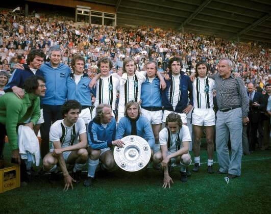 Fußball, Borussia Mönchengladbach, Deutscher Meister 1975 Siegerfoto - Gladbach ist Deutscher Meister 1975 Fußball 1. BL Herren DEUTSCHSPRACHIGE SPORTZEITSCHRIFTEN UND -ZEITUNGEN NUR NACH RÜCKSPRACHE 1974 1975 Totale Mönchengladbach Freude, Fußball 1. BL Herren DEUTSCHSPRACHIGE SPORTZEITSCHRIFTEN UND -ZEITUNGEN NUR NACH RÜCKSPRACHE 1974 1975 Totale Mönchengladbach Freude,
