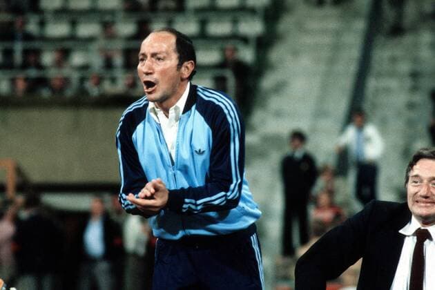 Trainer Fahrudin Jusufi (Schalke) Fußball 1. BL Herren Saison 1980 1981 Einzelbild Aufnahmedatum geschätzt Gelsenkirchen Fußball 1. BL Herren Saison 1980 1981 Einzelbild Aufnahmedatum geschätzt Gelsenkirchen