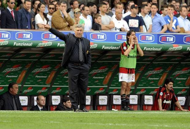 Trainer Carlo Ancelotti gibt neben Filippo Inzaghi (beide AC Mailand) gibt die Richtung an -  Fußball Herren Serie A 2007 2008, 1. Italienische Liga, Milan Gruppe Mailand Fußball Herren Serie A 2007 2008, 1. Italienische Liga, Milan Gruppe Mailand