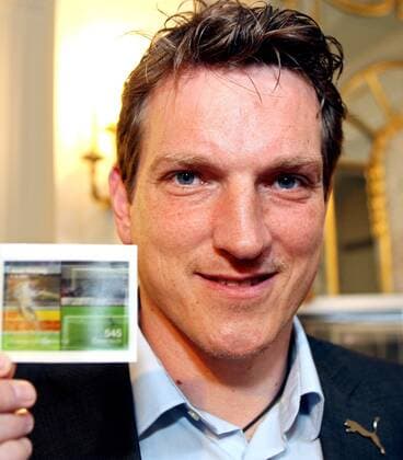 Teammanager Andreas Herzog (Österreich) mit einer Andreas Herzog Sondermarke der Österreichischen Post -  Fußball EM Herren EM 2008, Euro, Vorschau, Nationalmannschaft Porträt Wien Fußball EM Herren EM 2008, Euro, Vorschau, Nationalmannschaft Porträt Wien