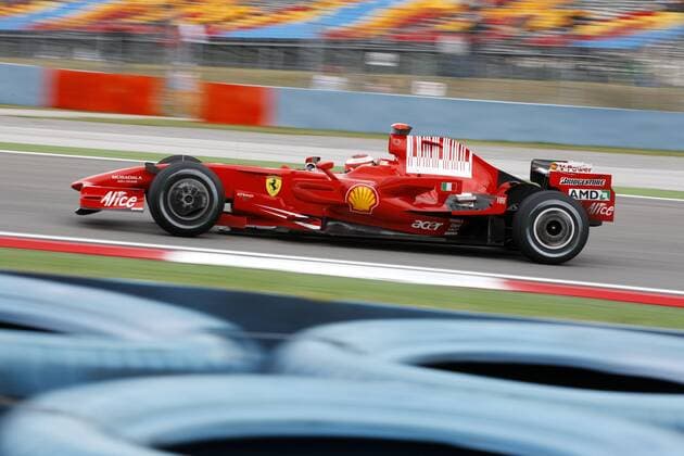 Kimi Räikkönen (Finnland Ferrari) in seinem Boliden Motorsport Grand Prix Herren Großer Preis der Türkei 2008, Formel 1 Weltmeisterschaft, F1, F, GP, WM Einzelbild Istanbul Dynamik, Motorsport Grand Prix Herren Großer Preis der Türkei 2008, Formel 1 Weltmeisterschaft, F1, F, GP, WM Einzelbild Istanbul Dynamik,