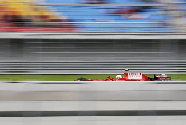 Felipe Massa (Brasilien Ferrari) in seinem Boliden hinter den Leitplanken -  Motorsport Grand Prix Herren Großer Preis der Türkei 2008, Formel 1 Weltmeisterschaft, F1, F, GP, WM Totale Istanbul Dynamik, Motorsport Grand Prix Herren Großer Preis der Türkei 2008, Formel 1 Weltmeisterschaft, F1, F, GP, WM Totale Istanbul Dynamik,