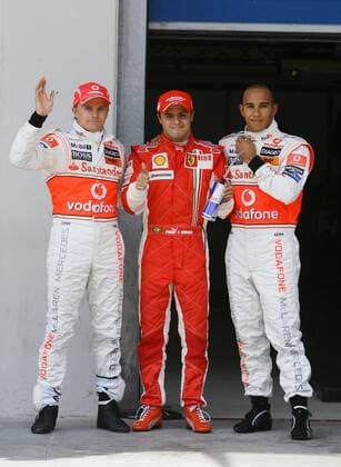 Felipe Massa (Brasilien Ferrari, Mitte) bejubelt seine Pole Position mit Heikki Kovalainen (Finnland, li.) und Lewis Hamilton (England beide McLaren Mercedes) Motorsport Grand Prix Herren Großer Preis der Türkei 2008, Formel 1 Weltmeisterschaft, F1, F, GP, WM, Qualifying Gruppe Istanbul Freude, Motorsport Grand Prix Herren Großer Preis der Türkei 2008, Formel 1 Weltmeisterschaft, F1, F, GP, WM, Qualifying Gruppe Istanbul Freude,