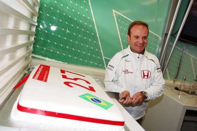 Rubens Barrichello (Brasilien Honda) feiert seinen 257. Grand Prix Start, er ist damit neuer Rekordhalter -  Motorsport Grand Prix Herren Großer Preis von Türkei 2008, Formel 1 Weltmeisterschaft, F1, F, GP, WM Qualifying Einzelbild Istanbul Freude, Motorsport Grand Prix Herren Großer Preis von Türkei 2008, Formel 1 Weltmeisterschaft, F1, F, GP, WM Qualifying Einzelbild Istanbul Freude,