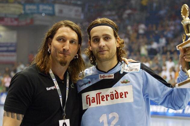 Sportdirektor Stefan Kretzschmar (li.) mit dem zum Spieler der Saison ausgezeichneten Torwart Silvio Heinevetter (beide Magdeburg) Handball 1. BL Herren Saison 2007 2008, SC Gladiators Magdeburg, SCM Gruppe Magdeburg Handball 1. BL Herren Saison 2007 2008, SC Gladiators Magdeburg, SCM Gruppe Magdeburg