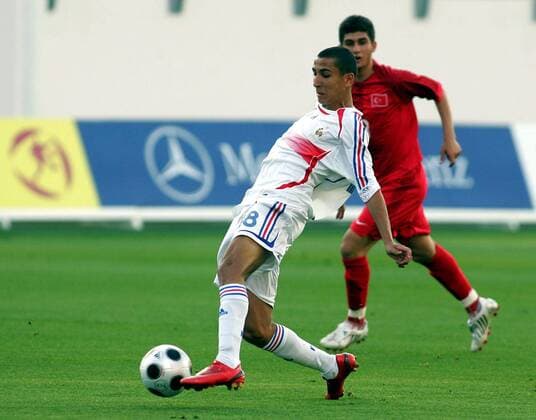 Yannis Tafer (Frankreich U17) am Ball - Fußball Länderspiel Herren U 17 EM 2008, U17, Nationalteam, Nationaltrikot, Junioren, Jugend, Nachwuchs, Halbfinale Einzelbild Türkei U17 - Frankreich U17 3:4 n. E. Kundu Dynamik, Fußball Länderspiel Herren U 17 EM 2008, U17, Nationalteam, Nationaltrikot, Junioren, Jugend, Nachwuchs, Halbfinale Einzelbild Türkei U17 - Frankreich U17 3:4 n. E. Kundu Dynamik,