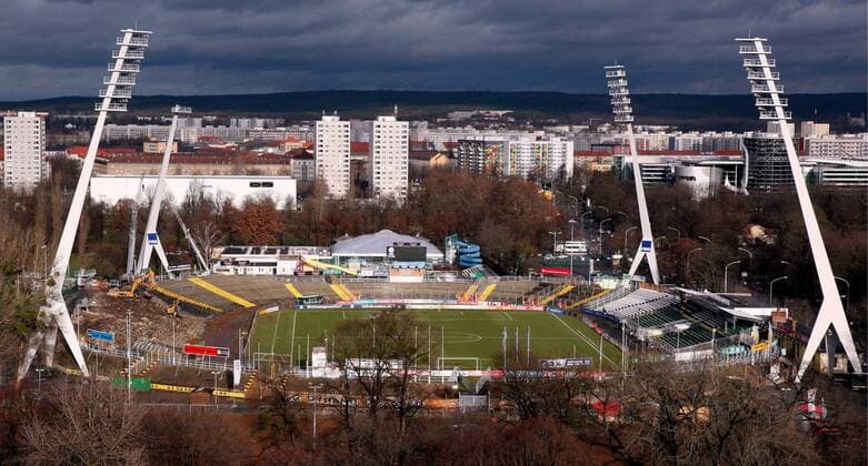 Fußball, Stadiongeschichte SG Dynamo Dresden Rudolph Harbig Stadion der SG Dynamo Dresden - die Demontage für ein Stadionneubau hat begonnen Fußball Herren Regionalliga Nord 2007 2008, 3. Liga, SG Dynamo, Neubau, Stadionabriss Abriss, Abrissarbeiten, Vdig Totale Rudolph Harbig Stadion Dresden Fußball Herren Regionalliga Nord 2007 2008, 3. Liga, SG Dynamo, Neubau, Stadionabriss Abriss, Abrissarbeiten, Vdig Totale Rudolph Harbig Stadion Dresden