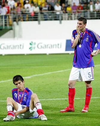 Enzo Reale (li.) und Sebastien Faure (beide Frankreich U17) enttäuscht - Fußball EM Herren U17 EM 2008, U 17 Nationalmannschaft, Nationaltrikot, Junioren, Jugend Nachwuchs Finale, Länderspiel Gruppe Kundu Enttäuschung, Fußball EM Herren U17 EM 2008, U 17 Nationalmannschaft, Nationaltrikot, Junioren, Jugend Nachwuchs Finale, Länderspiel Gruppe Kundu Enttäuschung,