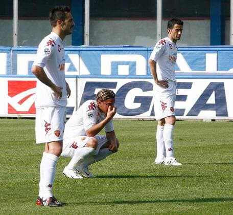 Christian Panucci (re.) und Francesco Totti (beide AS Rom) -  Fußball Herren Serie A 2007 2008, 1. Italienische Liga, AS Roma Gruppe Catania Enttäuschung, Fußball Herren Serie A 2007 2008, 1. Italienische Liga, AS Roma Gruppe Catania Enttäuschung,