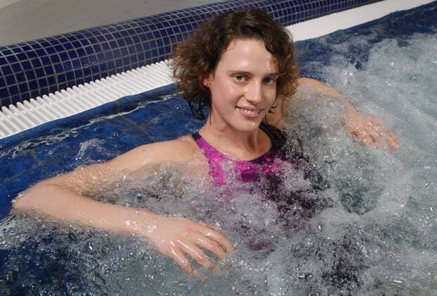 Lena Schöneborn (Deutschland) im Whirlpool Moderner Fünfkampf Damen Fotoshooting 2008, Einzelbild Berlin Moderner Fünfkampf Damen Fotoshooting 2008, Einzelbild Berlin