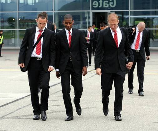 Abreise Schweiz ins EM Trainingslager - V.li. Steve von Bergen, Gelson Fernandes, Stephane Grichting Fußball EM Herren Vorschau Euro 2008, Abreise, Trainingslager, Nationalmannschaft Gruppe Bern Fußball EM Herren Vorschau Euro 2008, Abreise, Trainingslager, Nationalmannschaft Gruppe Bern 