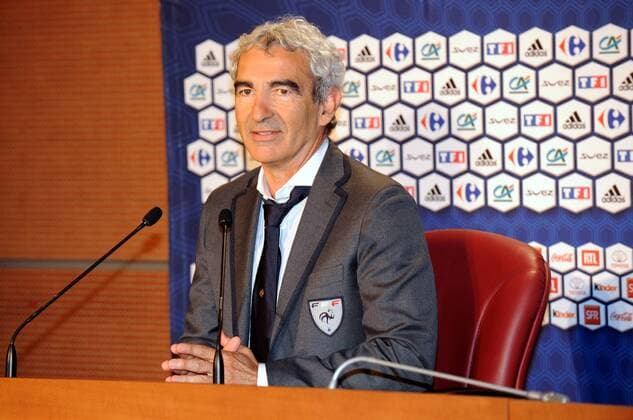 Nationaltrainer Raymond Domenech (Frankreich) anlässlich der Bekanntgabe des Kaders für die Euro 2008 -  (pan25996) Fußball Herren EM 2008, Euro, Vorschau, Nationalmannschaft Bekanntgabe Nominierung Kaderbekanntgabe Einzelbild Paris Fußball Herren EM 2008, Euro, Vorschau, Nationalmannschaft Bekanntgabe Nominierung Kaderbekanntgabe Einzelbild Paris
