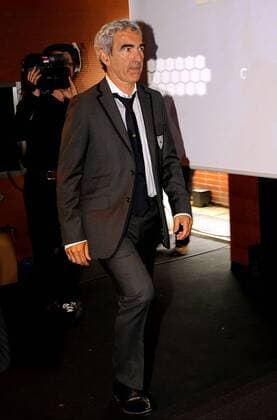 Nationaltrainer Raymond Domenech (Frankreich) anlässlich der Bekanntgabe des Kaders für die Euro 2008 -  (pan25996) Fußball Herren EM 2008, Euro, Vorschau, Nationalmannschaft Bekanntgabe Nominierung Kaderbekanntgabe Einzelbild Paris Fußball Herren EM 2008, Euro, Vorschau, Nationalmannschaft Bekanntgabe Nominierung Kaderbekanntgabe Einzelbild Paris