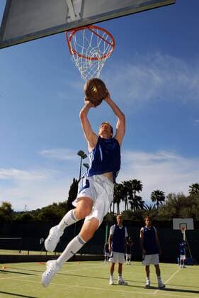 Per Mertesacker (Deutschland) spielt im Trainingslager auf Mallorca zum Ausgleich Basketball Fußball EM Herren Vorschau Euro 2008, Nationalteam, Trainingslager Einzelbild o0 Training Palma de Mallorca Dynamik, Fußball EM Herren Vorschau Euro 2008, Nationalteam, Trainingslager Einzelbild o0 Training Palma de Mallorca Dynamik,