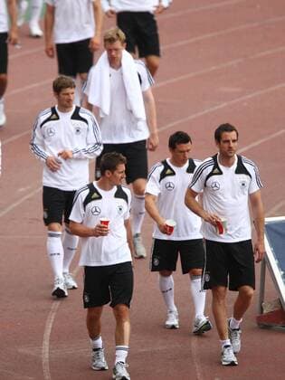 Training Deutschland, v.re.: Christoph Metzelder, Piotr Trochowski, Miroslav Klose und Arne Friedrich (alle Deutschland) Fußball EM Herren EM 2008, Euro, Vorschau, Nationalmannschaft, Gruppe Palma de Mallorca