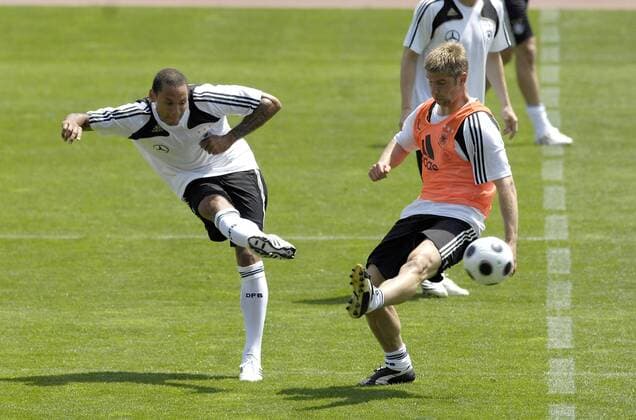 Jermaine Jones (li.) und Thomas Hitzlsperger (beide Deutschland) Fußball EM Herren EM 2008, Euro, Vorschau, Nationalmannschaft, Deutschland, Gruppe Palma de Mallorca