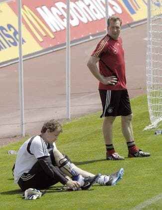 Torwart Jens Lehmann (li.) und Torwarttrainer Andreas Köpke (beide Deutschland) Fußball EM Herren EM 2008, Euro, Vorschau, Nationalmannschaft, Deutschland, Gruppe Palma de Mallorca