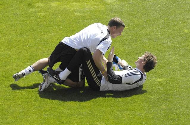 Torwart Jens Lehmann (re.) und Lukas Podolski (beide Deutschland) albern herum Fußball EM Herren EM 2008, Vorschau, Euro, Nationalmannschaft, Deutschland Gruppe Palma de Mallorca