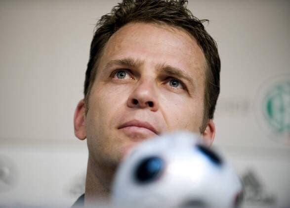 Teammanager Oliver Bierhoff (Deutschland) Fußball EM Herren Nationalmannschaft 2008, Pressekonferenz, Pressetermin, Vorschau Euro Porträt Palma de Mallorca Nachdenklichkeit,