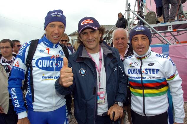 Ex Rennfahrer Alessandro Zanardi (Mitte) mit Andrea Tonti (li.) und Paolo Bettini (alle Italien beide Quick Step) -  Radsport Herren Giro d Italia 2008, dItalia, Straßenradsport, Straße, Rad, Einzelzeitfahren, Zeitfahren Gruppe Etappe 16: Bergzeitfahren San Vigilio de Marebbe - Plan de Corones