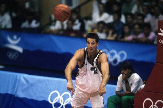 Hansi Gnad (Deutschland) Basketball OS Sommer Herren Olympische Spiele Barcelona 1992, Sommerspiele, Einzelbild Aufnahmedatum geschätzt Barcelona Dynamik,
