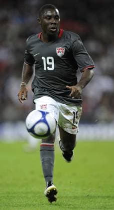 Freddy Adu (USA) am Ball - EDITORIAL USE ONLY. No use with unauthorised audio, video, data, fixture lists, club league logos or live services. Online in-match use limited to 120 images, no video emulation. No use in betting, games or single club league player publications. Fußball Länderspiel Herren Freundschaftsspiel 2008, Test, Testspiel, Nationalmannschaft, Nationaltrikot Einzelbild London Dynamik,